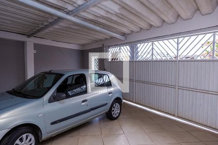 Casa à venda com 200m², 4 quartos e 3 vagas Casa à venda com 200m², 4 quartos e 3 vagasGaragem