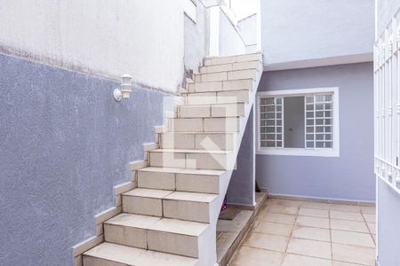 Casa à venda com 200m², 4 quartos e 3 vagas Casa à venda com 200m², 4 quartos e 3 vagasTerraço