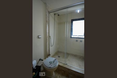 Apartamento à venda com 1080m², 6 quartos e 6 vagas Apartamento à venda com 1080m², 6 quartos e 6 vagasBanheiro da Suíte 2