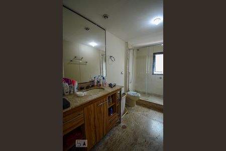 Apartamento à venda com 1080m², 6 quartos e 6 vagas Apartamento à venda com 1080m², 6 quartos e 6 vagasBanheiro da Suíte 2