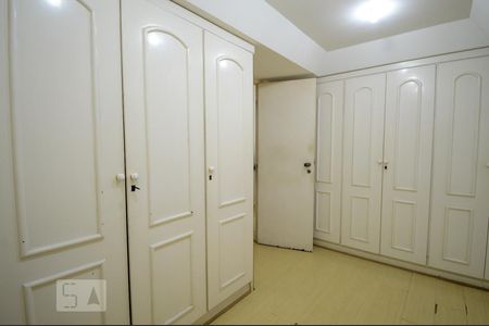 Apartamento à venda com 1080m², 6 quartos e 6 vagas Apartamento à venda com 1080m², 6 quartos e 6 vagasCloset da suíte 1
