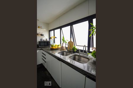 Apartamento à venda com 1080m², 6 quartos e 6 vagas Apartamento à venda com 1080m², 6 quartos e 6 vagasCozinha