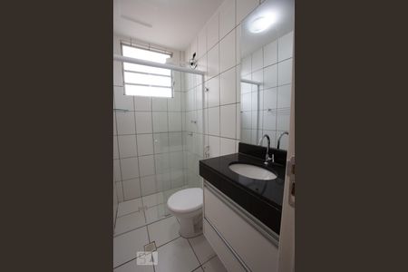 Banheiro social de apartamento para alugar com 2 quartos, 48m² em Condomínio Mirante Sul, Ribeirão Preto