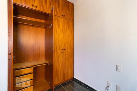 Quarto 1 - Armários de apartamento para alugar com 2 quartos, 70m² em Jardim Proença, Campinas