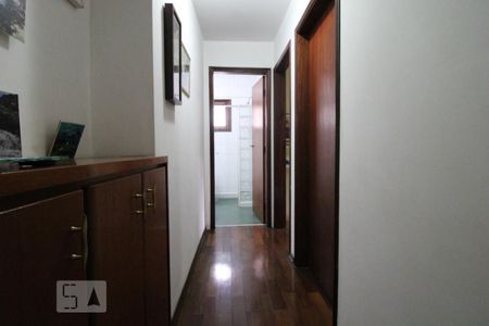 Casa para alugar com 321m², 5 quartos e 3 vagasCorredor
