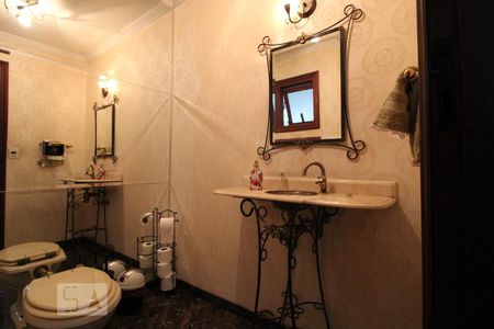 Lavabo de casa para alugar com 5 quartos, 321m² em Granja Julieta, São Paulo