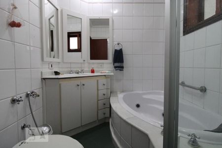 Casa para alugar com 321m², 5 quartos e 3 vagasBanheiro