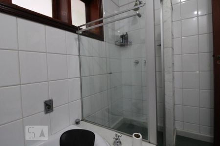 Casa para alugar com 321m², 5 quartos e 3 vagasBanheiro 