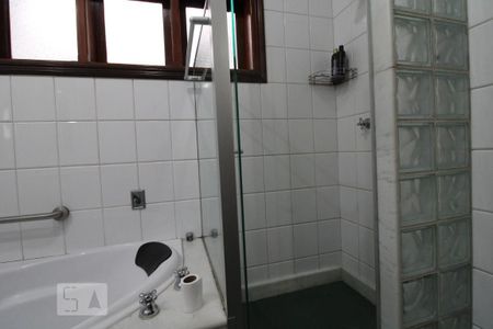 Casa para alugar com 321m², 5 quartos e 3 vagasBanheiro