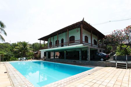 Casa à venda com 5000000m², 3 quartos e 4 vagasPiscina