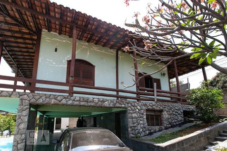 Casa à venda com 5000000m², 3 quartos e 4 vagasGaragem