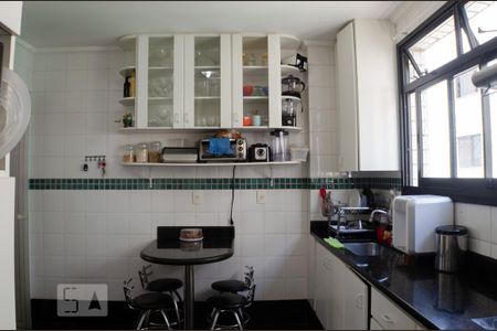 Apartamento à venda com 269m², 3 quartos e 5 vagas Apartamento à venda com 269m², 3 quartos e 5 vagasCozinha