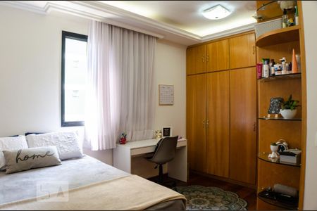 Apartamento à venda com 269m², 3 quartos e 5 vagas Apartamento à venda com 269m², 3 quartos e 5 vagasSuíte