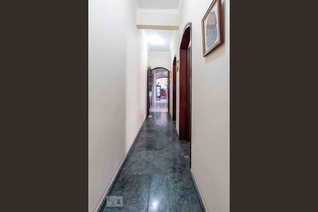 Corredor de casa à venda com 4 quartos, 280m² em Parque Cruzeiro do Sul, São Paulo