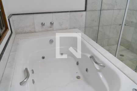 Casa para alugar com 350m², 4 quartos e 2 vagasBanheiro da Suíte (2º Andar)