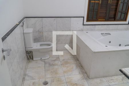 Casa para alugar com 350m², 4 quartos e 2 vagasBanheiro da Suíte (2º Andar)