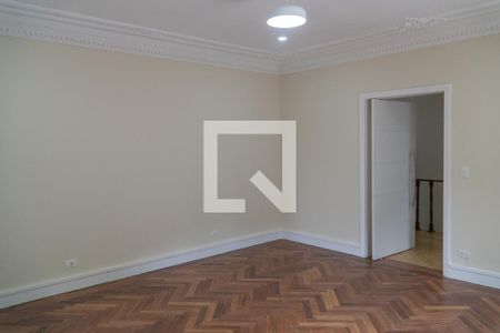 Casa para alugar com 350m², 4 quartos e 2 vagasSuíte (2º Andar)