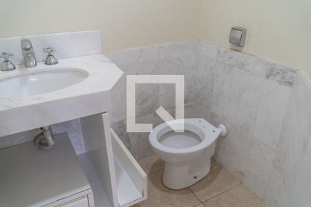 Lavabo (Terreo) de casa para alugar com 4 quartos, 350m² em Parque Monte Alegre, Taboão da Serra