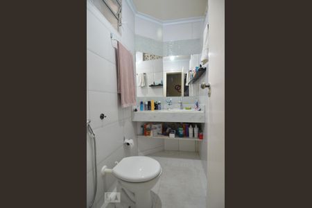 Apartamento à venda com 130m², 3 quartos e sem vaga Banheiro da Suite