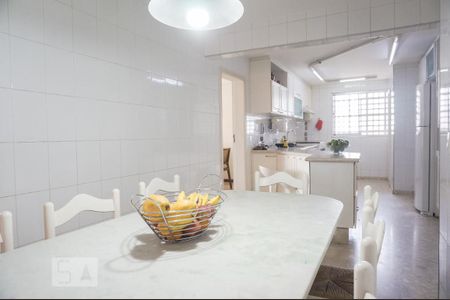 Apartamento à venda com 198m², 4 quartos e 2 vagasCopa