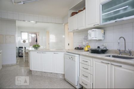 Apartamento à venda com 198m², 4 quartos e 2 vagasCozinha