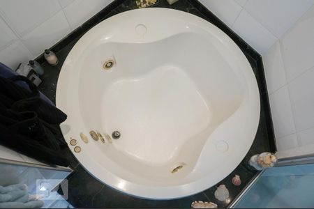 Apartamento à venda com 198m², 4 quartos e 2 vagasBanheiro da Suíte 1