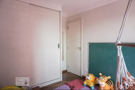 Apartamento à venda com 198m², 4 quartos e 2 vagasQuarto 2