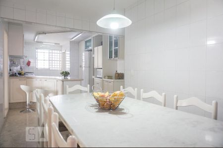 Apartamento à venda com 198m², 4 quartos e 2 vagasCopa