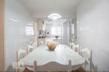 Apartamento à venda com 198m², 4 quartos e 2 vagasCopa