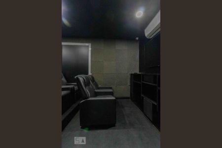 Apartamento à venda com 80m², 3 quartos e 2 vagasÁrea comum - Cinema