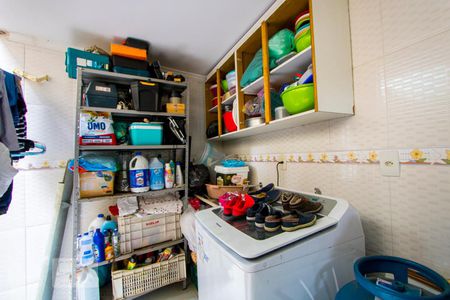 Casa à venda com 150m², 3 quartos e 1 vagaÁrea de serviço