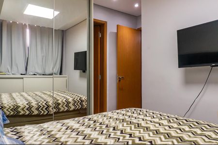 Suíte de apartamento à venda com 2 quartos, 50m² em Rubem Berta, Porto Alegre