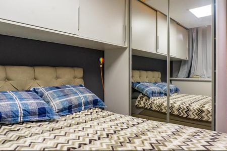 Suíte de apartamento à venda com 2 quartos, 50m² em Rubem Berta, Porto Alegre