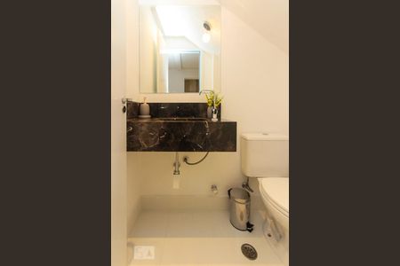 Lavabo de casa de condomínio para alugar com 2 quartos, 83m² em Vila Santa Clara, São Paulo