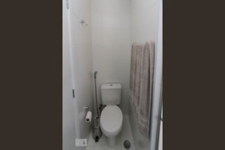 Casa de condomínio à venda com 83m², 2 quartos e 2 vagasBanheiro da Suite 02