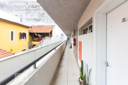 Casa de condomínio à venda com 83m², 2 quartos e 2 vagasCorredor externo