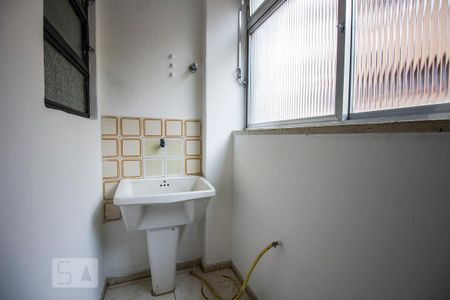 Apartamento para alugar com 71m², 2 quartos e 1 vagaÁrea de Serviço