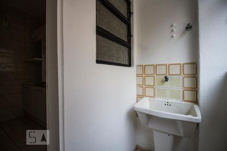 Apartamento para alugar com 71m², 2 quartos e 1 vagaÁrea de Serviço