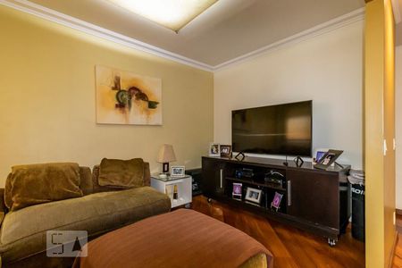 Sala de TV (Quarto extra reversível) de apartamento à venda com 4 quartos, 202m² em Vila Dom Pedro I, São Paulo