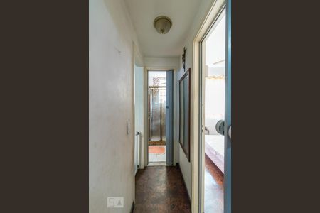 Corredor de apartamento para alugar com 2 quartos, 70m² em Ramos, Rio de Janeiro