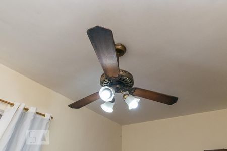 Sala - Ventilador de apartamento para alugar com 2 quartos, 70m² em Ramos, Rio de Janeiro
