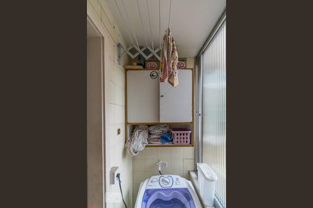 Apartamento para alugar com 70m², 2 quartos e 1 vagaÁrea de Serviço - Armário