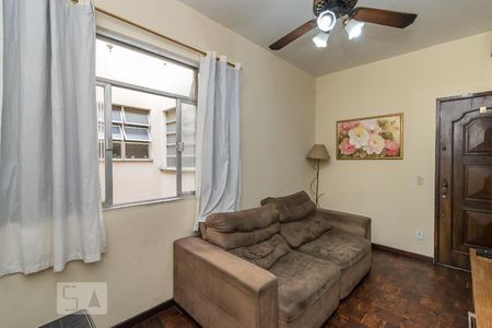 Sala de apartamento para alugar com 2 quartos, 70m² em Ramos, Rio de Janeiro
