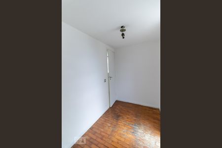 Quarto de serviço de apartamento para alugar com 2 quartos, 80m² em Sumaré, São Paulo