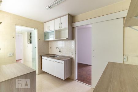 Cozinha de apartamento para alugar com 2 quartos, 80m² em Sumaré, São Paulo