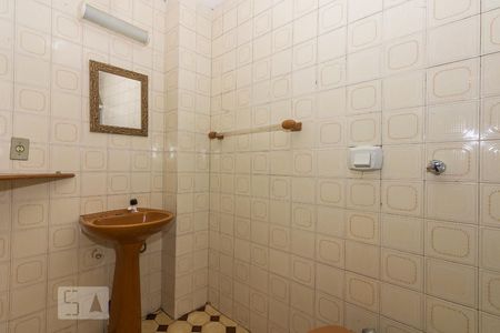 Banheiro de apartamento para alugar com 1 quarto, 40m² em Rio Branco, Porto Alegre