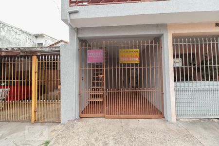Casa para alugar com 153m², 2 quartos e 1 vaga Casa para alugar com 153m², 2 quartos e 1 vagaFachada