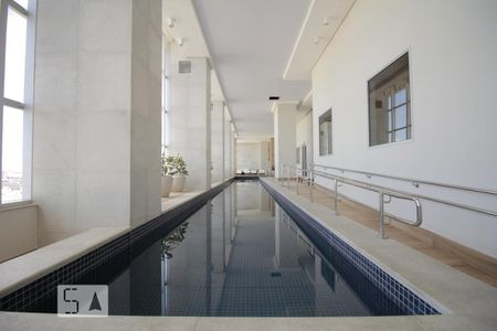Studio para alugar com 32m², 1 quarto e 1 vaga Studio para alugar com 32m², 1 quarto e 1 vagaPiscina