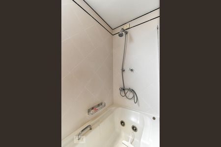 Apartamento à venda com 682m², 4 quartos e 4 vagas Apartamento à venda com 682m², 4 quartos e 4 vagasSuíte 4 - Banheiro