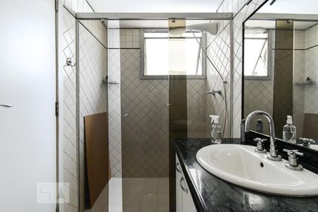 Apartamento à venda com 682m², 4 quartos e 4 vagas Apartamento à venda com 682m², 4 quartos e 4 vagasSuíte 2 - Banheiro